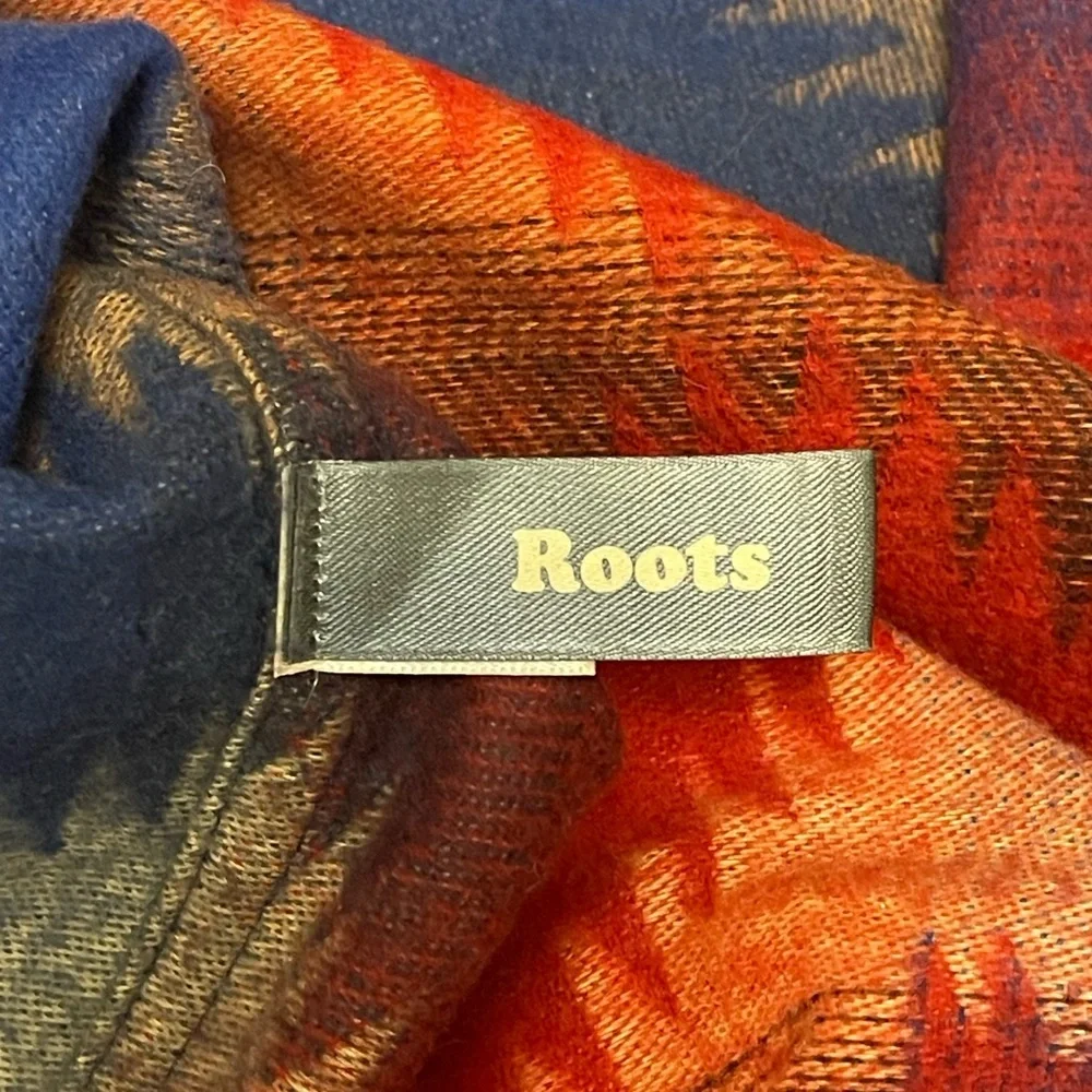 Roots Multicolor Geometric Scarf - Picture 3 of 4